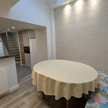 Maison Chaleureuse Au Coeur Du Centre Apartment